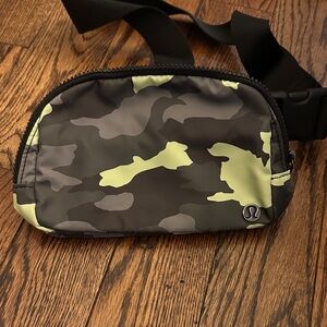 lululemon athletica Camo Belt Bag in Black and Green
